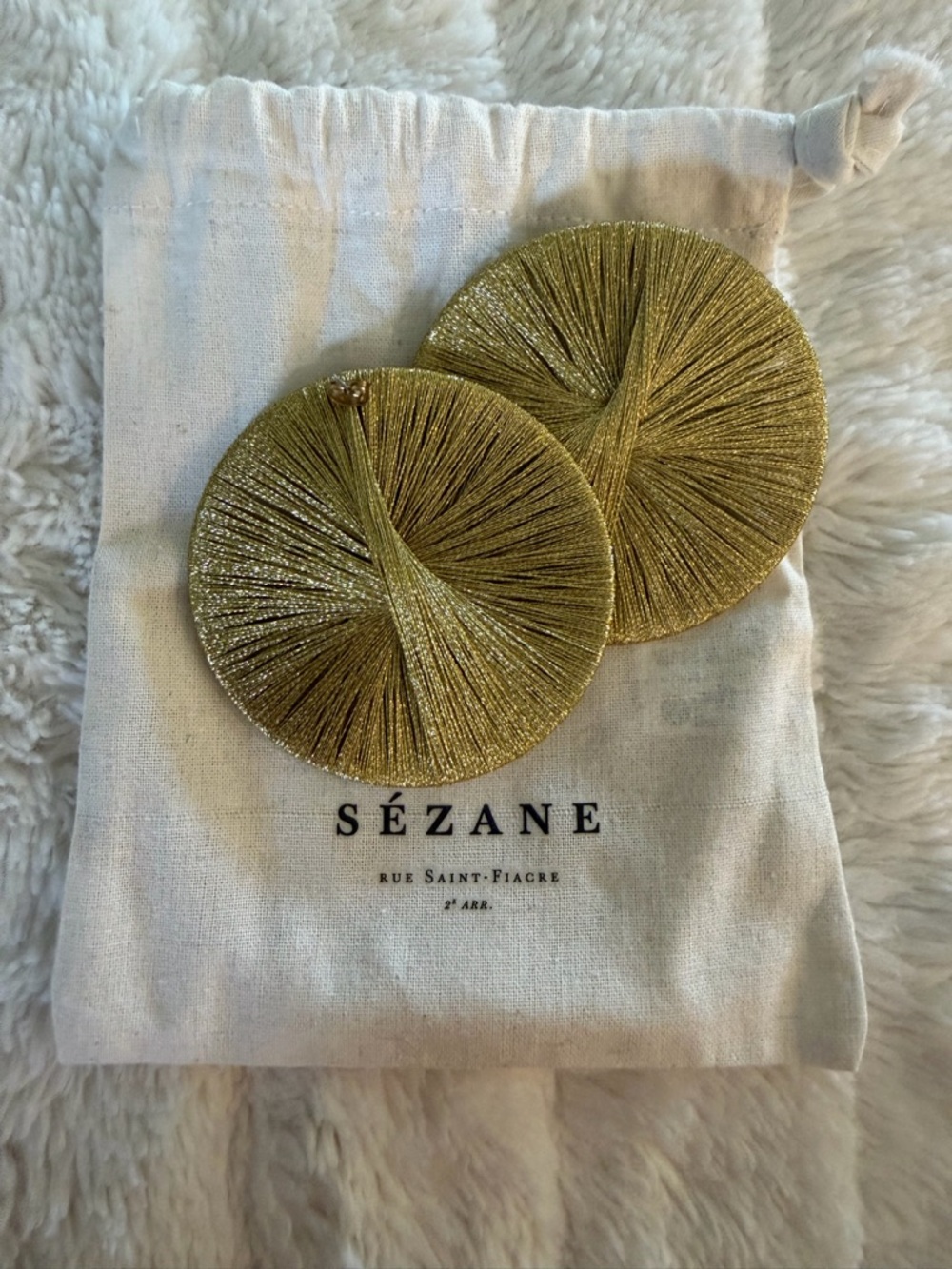 🌿|NWT| Sezane Diego Earrings in Gold - Picture 7 of 11
